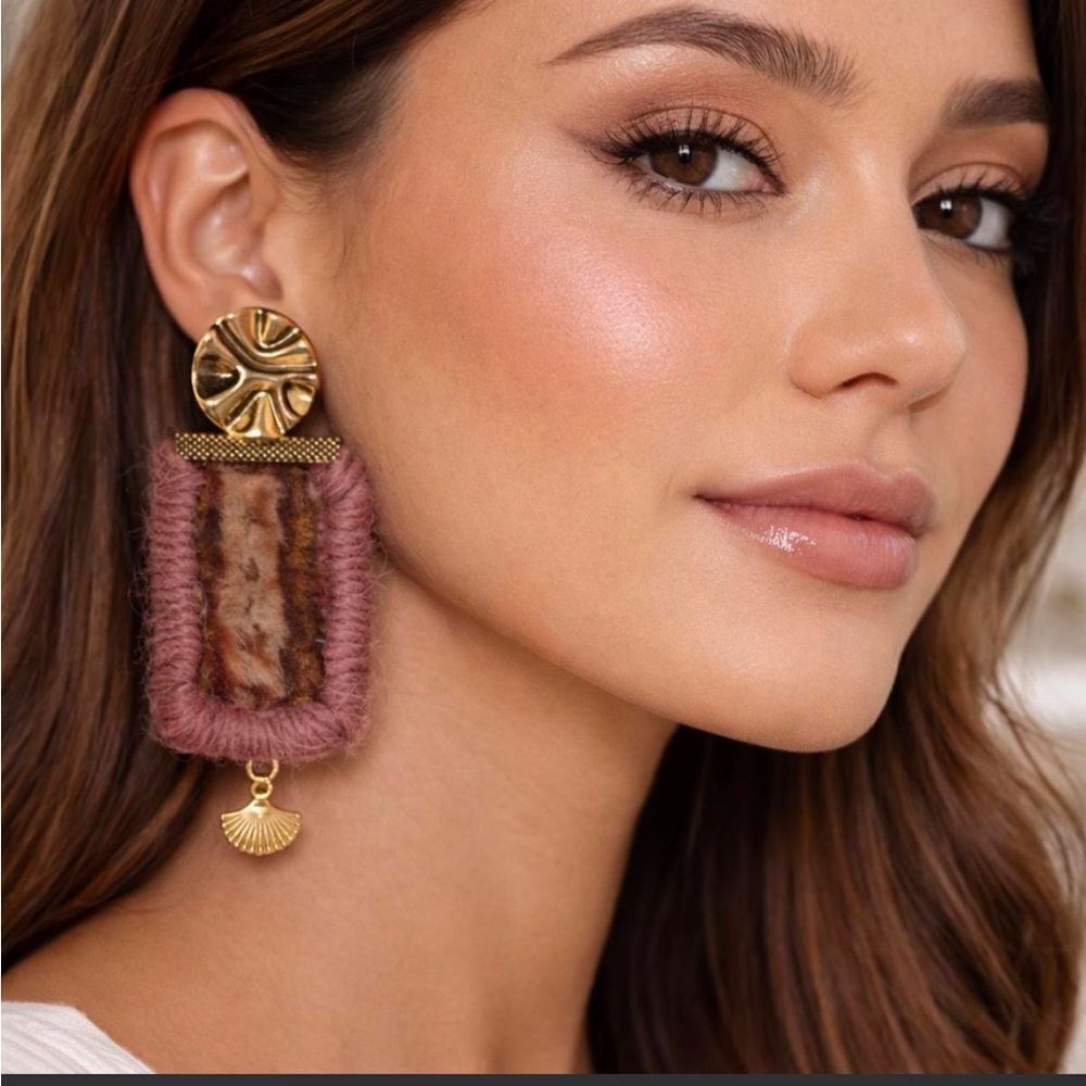 Elegant Gold and Pink Statement Earrings R10